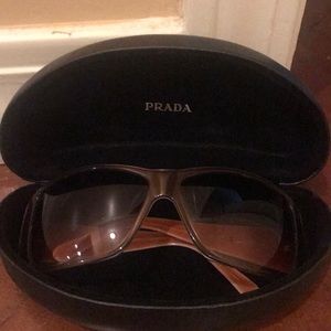 PRADA ladies sunglasses with case
